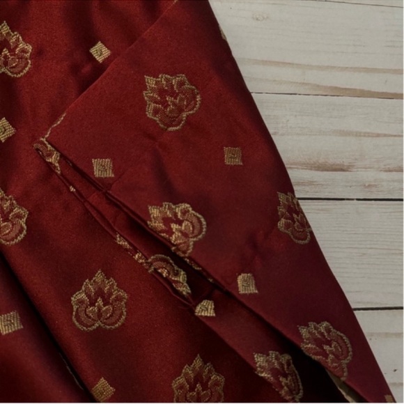 Window drapes - Picture 8 of 13